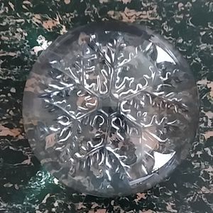 5 For $20/Snowflake Paperweight